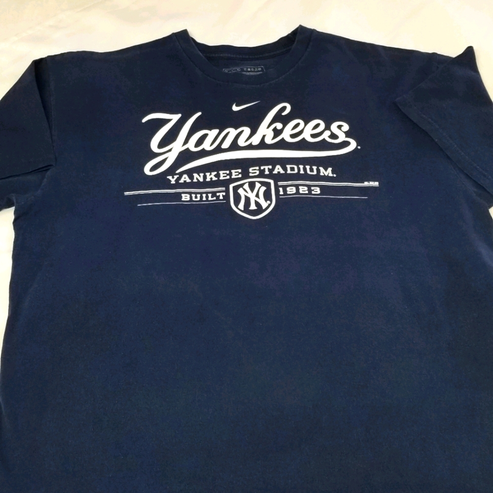⚾️ Gender Neutral: NIKE Yankees T-Shirt⚾️